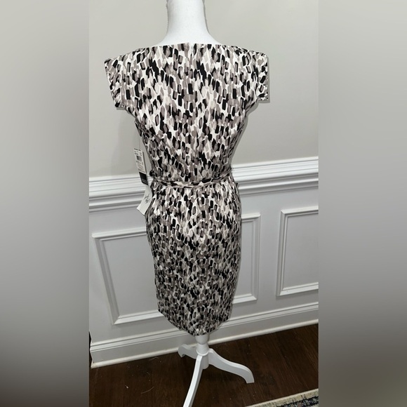 NWT Adrianna Papell Stretch Midi Dress with Belt  sz 8 - Picture 6 of 9